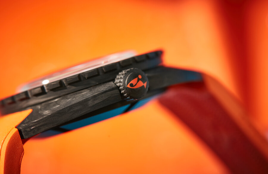 Doxa SUB 300 Carbon COSC Crown
