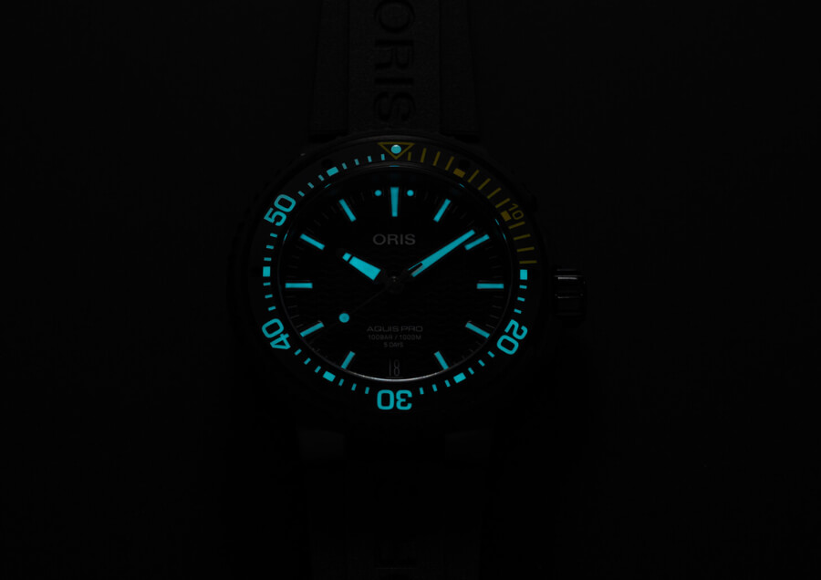 Oris AquisPro Date Cal 400 Watch